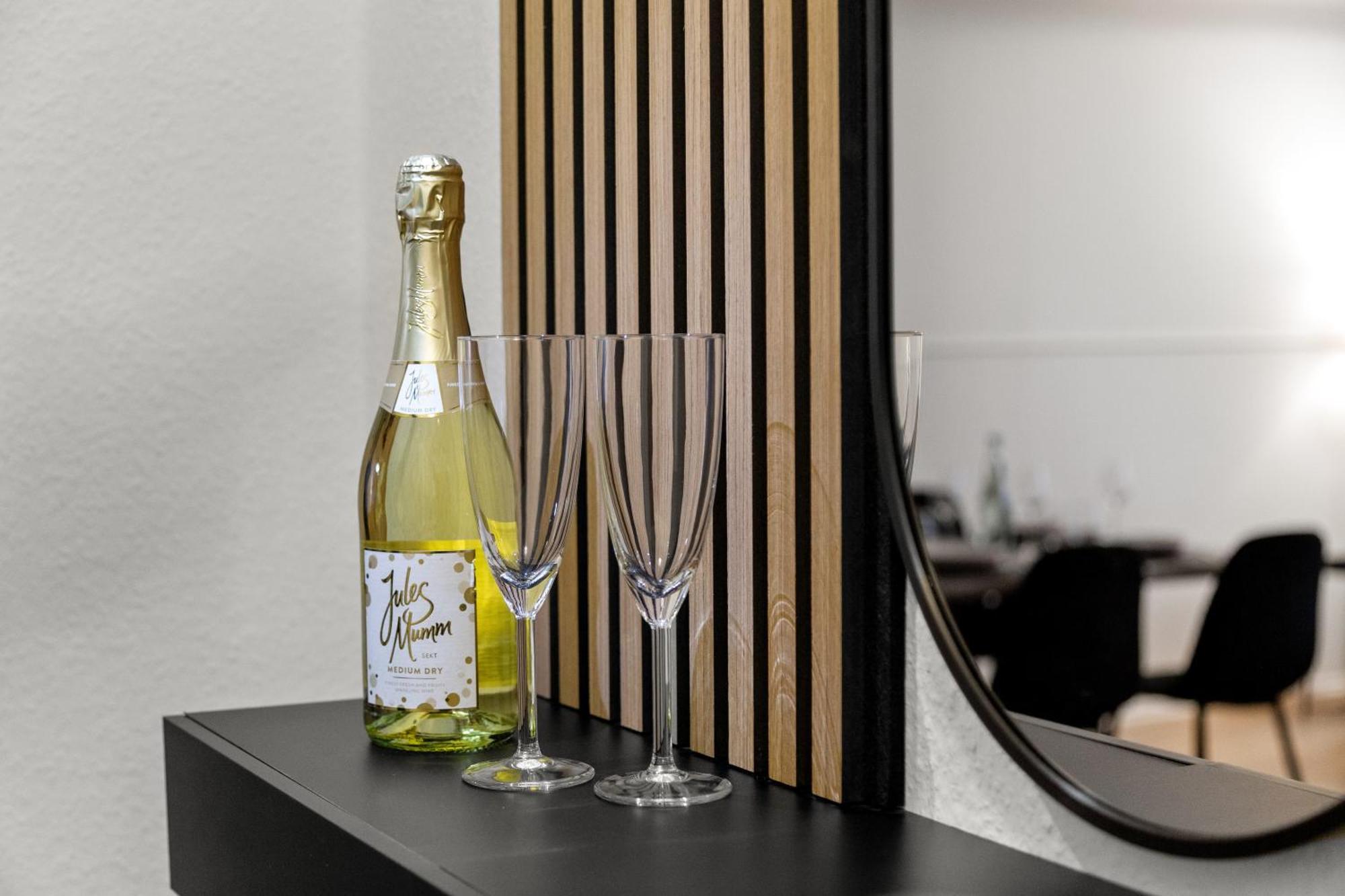 Vinful: Premium-Apartment Mit Balkon Und Parkplatz Muelheim an der Ruhr Ngoại thất bức ảnh