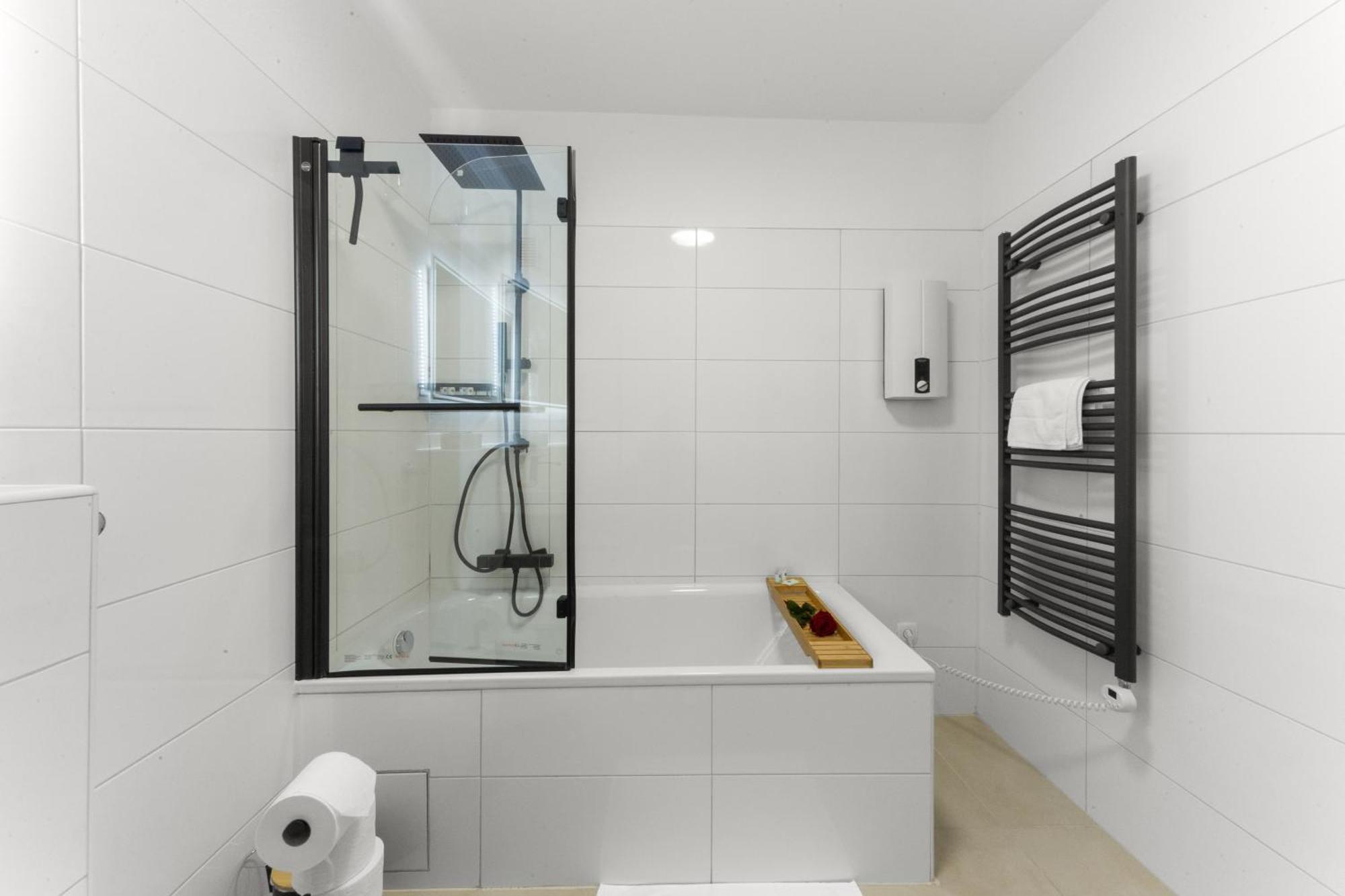 Vinful: Premium-Apartment Mit Balkon Und Parkplatz Muelheim an der Ruhr Ngoại thất bức ảnh